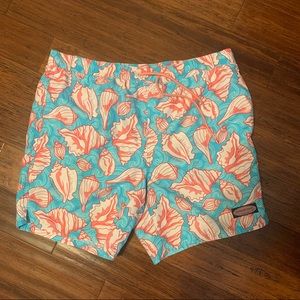 Vineyard Vines Chappy swim trunks 7” patterned conch shells
